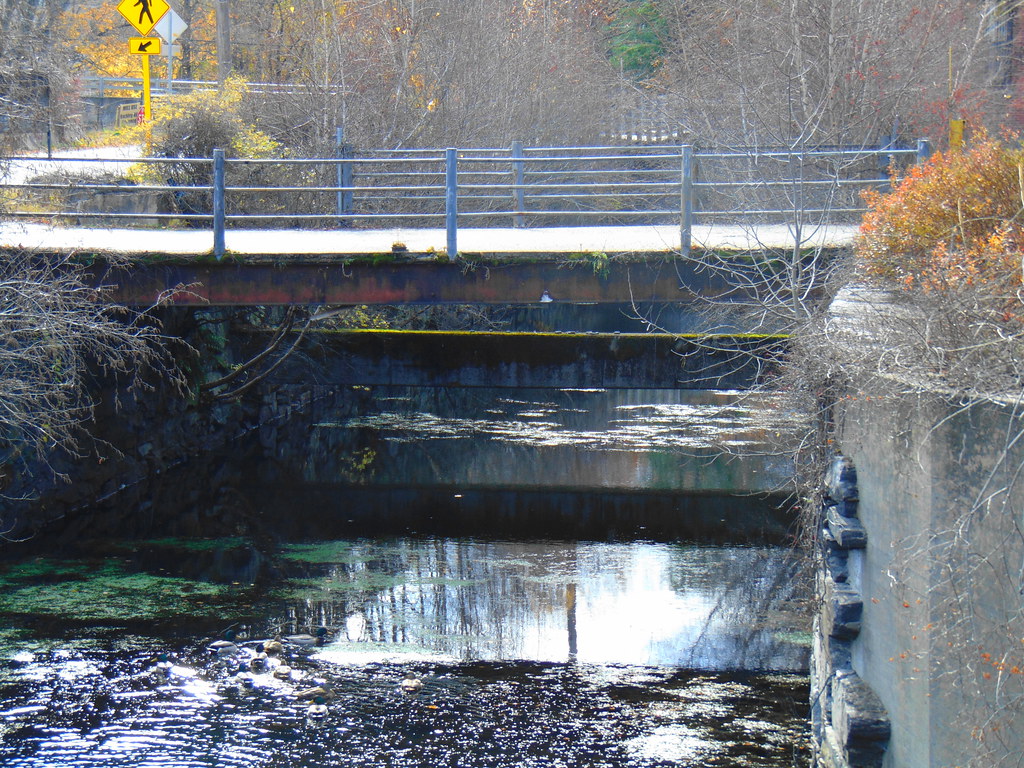 North Grosvenordale Mill (Thompson, Connecticut) JJBers Flickr