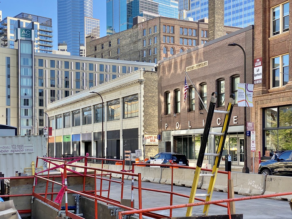 4th Street, Warehouse District, Minneapolis, MN Warren LeMay Flickr