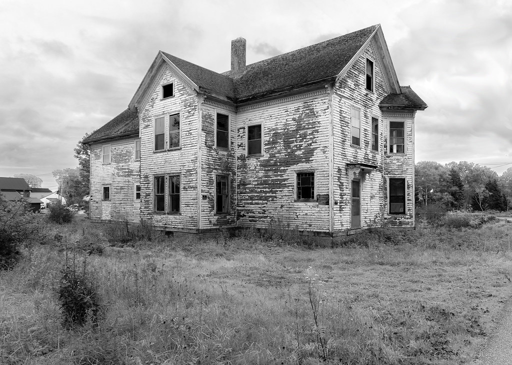 Old house Maine, USA Tom Shults Flickr
