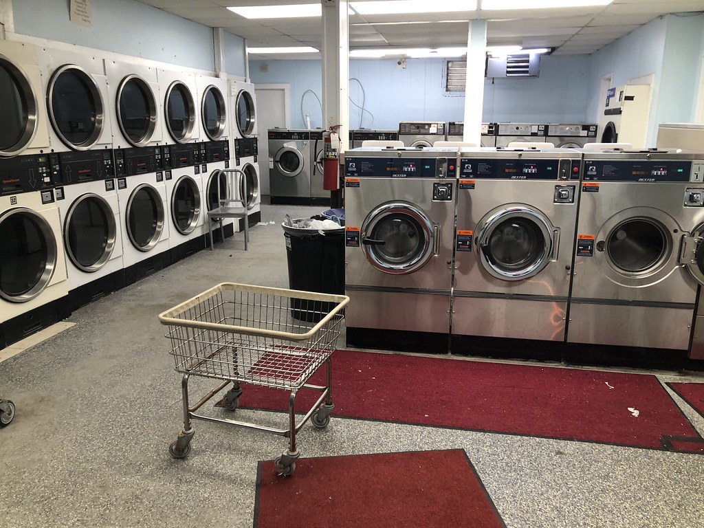 Fisherville Road Laundromat Austin Dodge Flickr