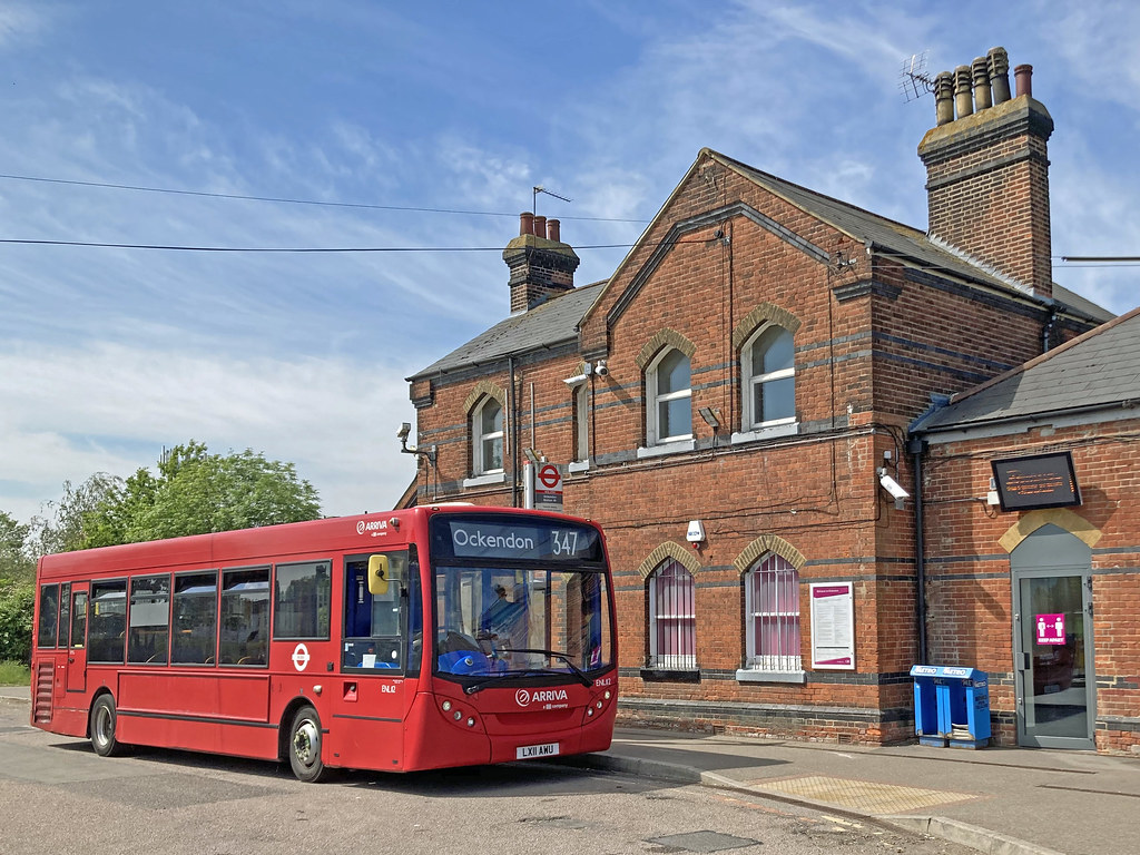 347 bus at Ockendon station Rare bus in outofLondon loca… Flickr