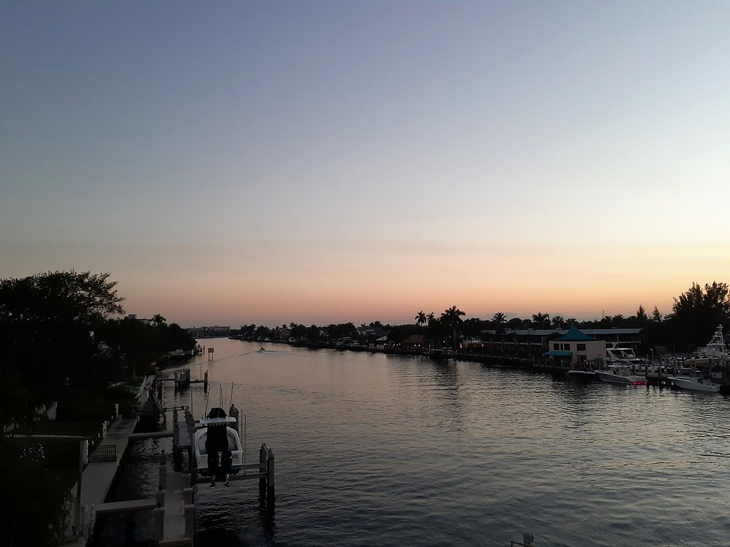 Deerfield Beach, FL Crossing the Intracoastal on Hillsbo… Flickr