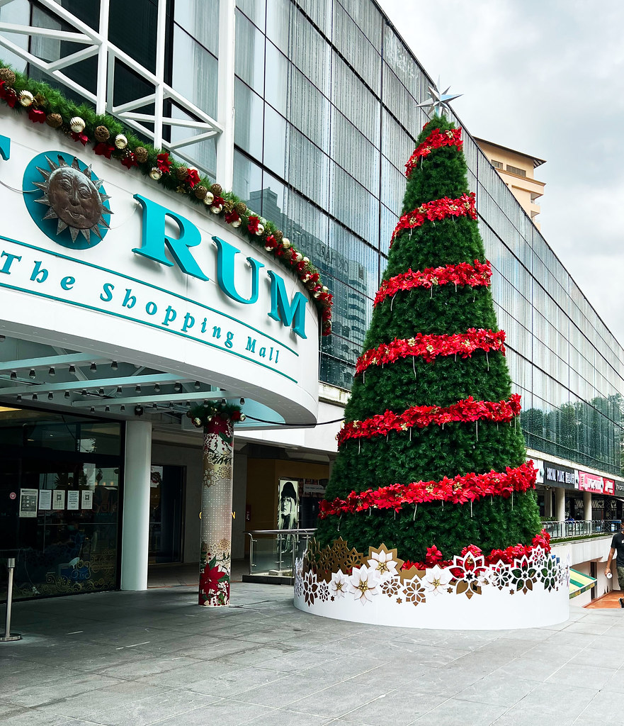 Christmas tree Forum, the shopping Mall Orchard Road, Si… Flickr