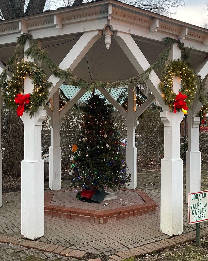 Christmas Valhalla, New York Aerik Von Flickr