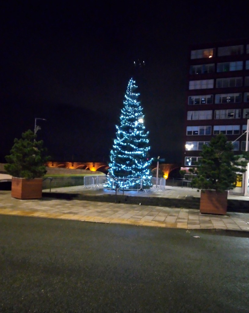 Stockport's Christmas tree Edge 425 Flickr