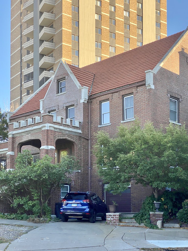 Clifton Avenue, Loring Park, Minneapolis, MN Built in 1911… Flickr