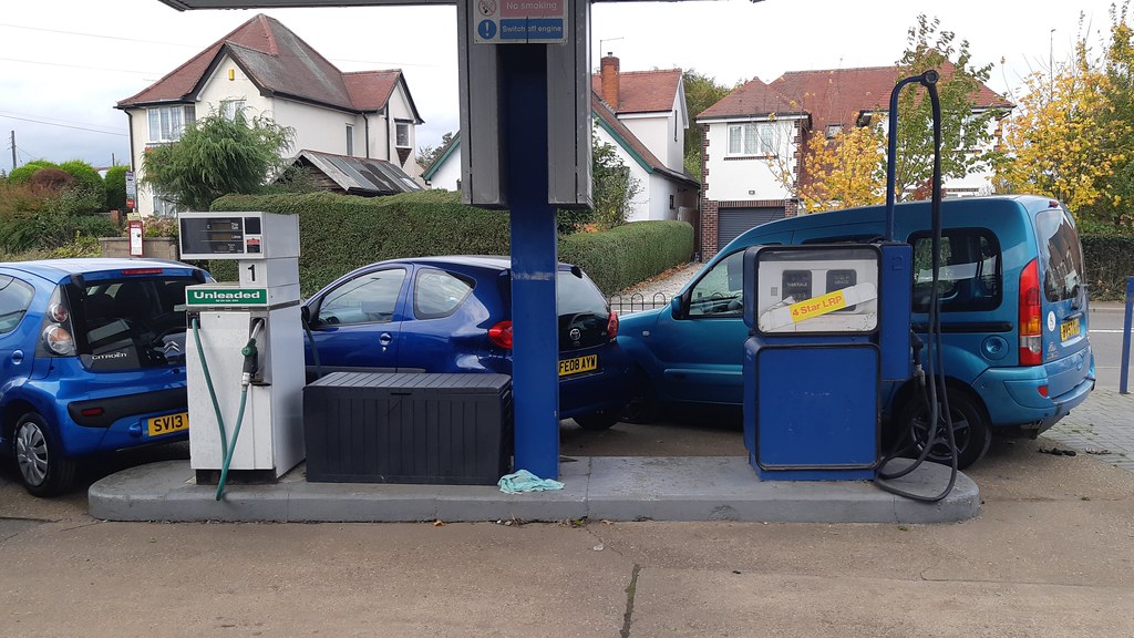Former Petrol Station Millhouse Garage, High Lane West, … Flickr