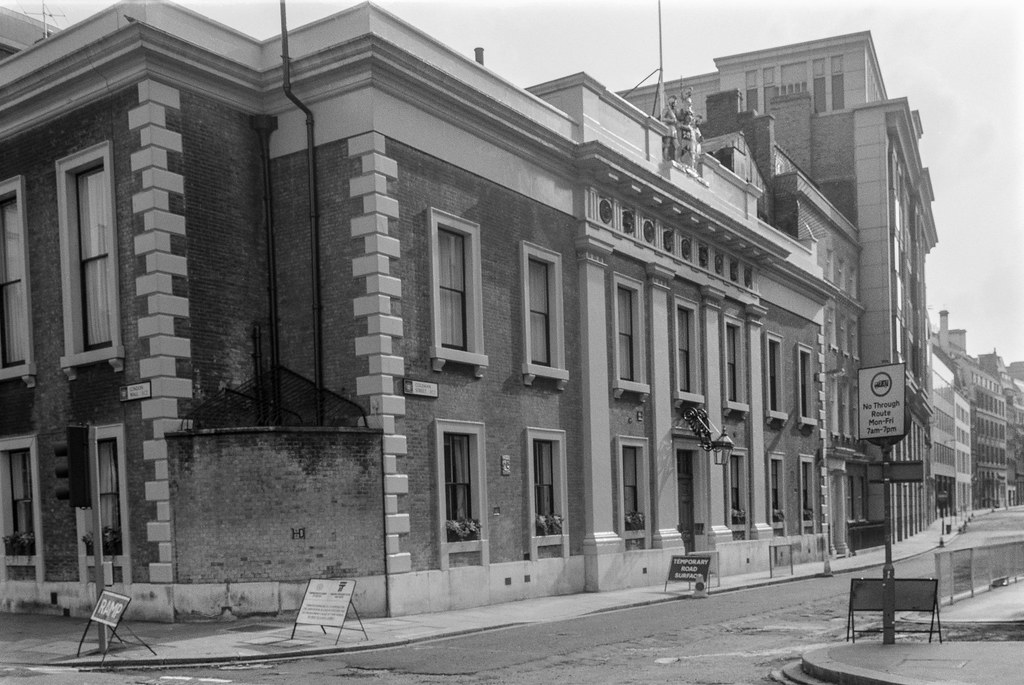 Armourers Hall, 81, Coleman St, City, 1992, 9210g43 Flickr