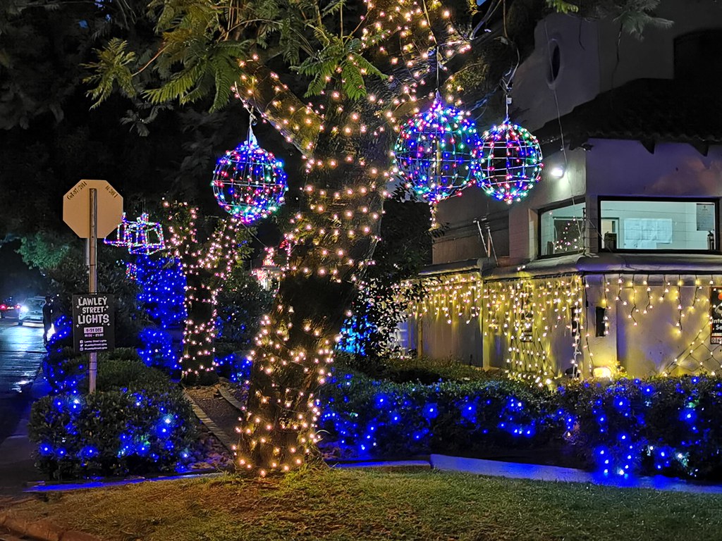 Christmas lights at Lawley Street Norm Johnson Flickr