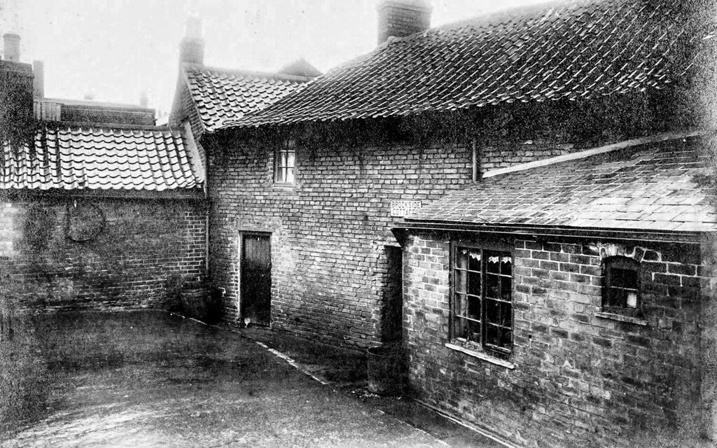 Chesterfield Brookside Cottages, Off Three tuns Yard, 19… Flickr
