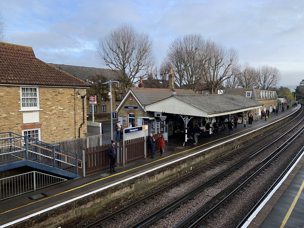 Hampton Station Hampton (HMP) Railway Station Daxon Phillips Flickr