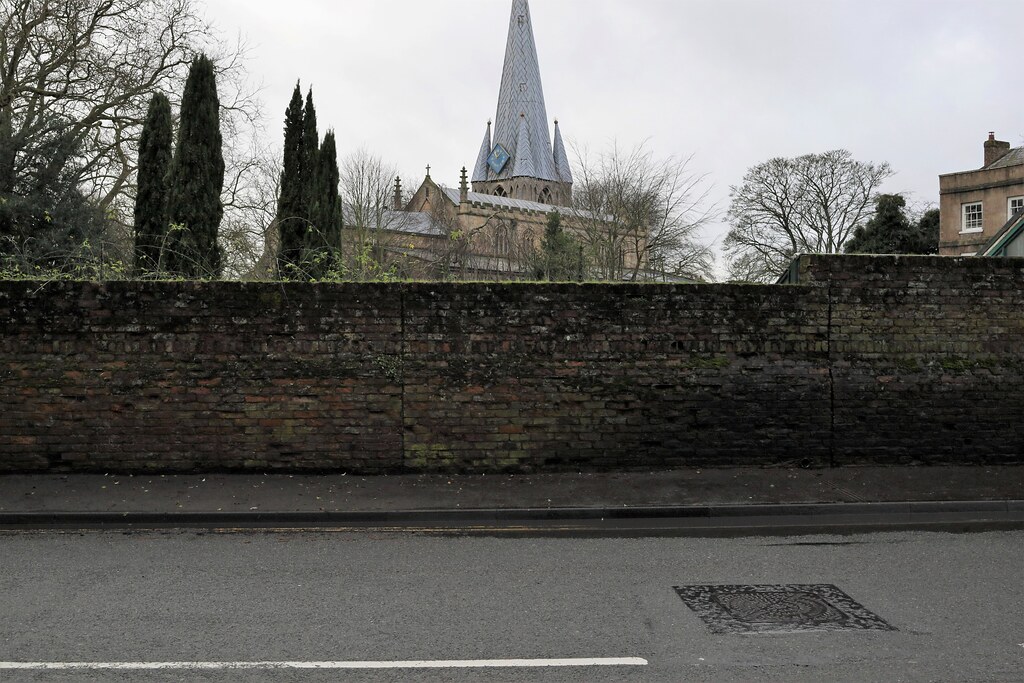 london road Long Sutton St Mary's Church has a 13thcentur… Flickr
