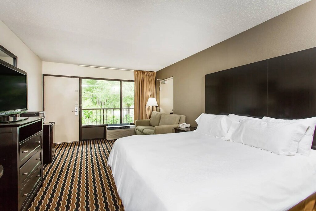 singlebedroom Pet Friendly Hotels Wilkesboro NC provides t… Flickr