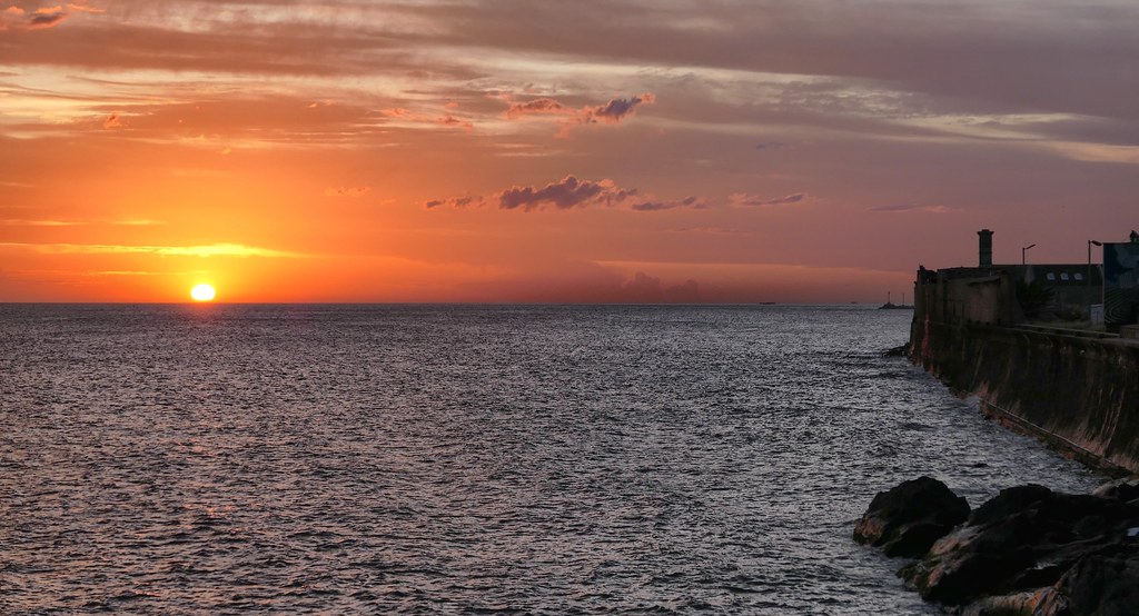 Comienza la noche uruguaya Montevideo Luna y Valencia Flickr