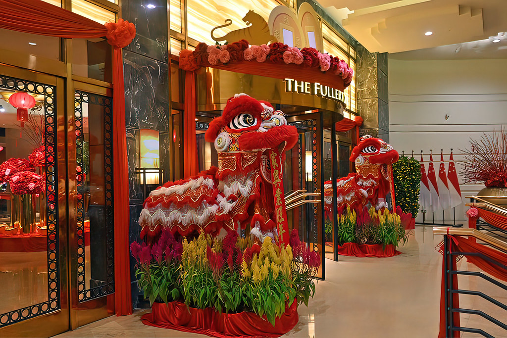 The Fullerton Hotel Decorations at the entrance to The Ful… Flickr