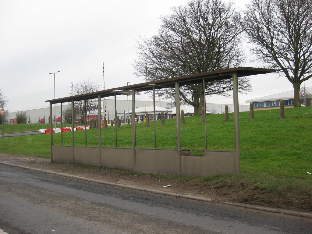 Vauxhall Parts Bus Shelter, Toddington Road, Luton Flickr