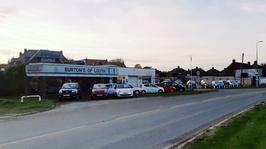 Former Esso Burton's of Louth, Legbourne Rd, Louth, Linc… Flickr