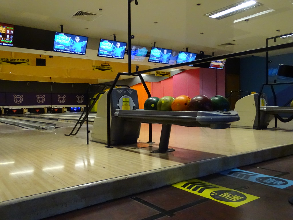 Tenpin Bowling Plymouth pre refurb Bradley Darlington Flickr