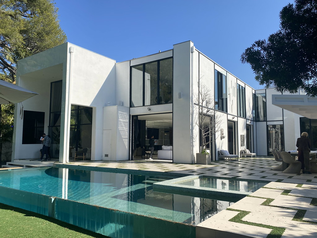 Gerald & Virginia Oppenheimer House, William S. Beckett 1924 a photo