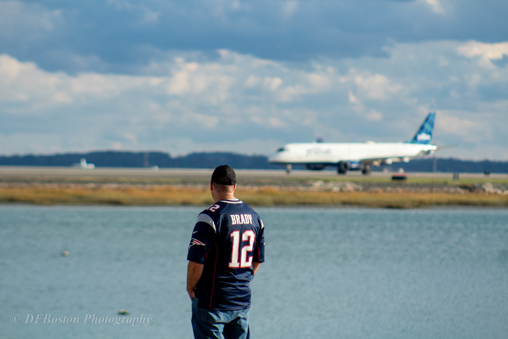 Patriot Tradition As a Jet Blue E190 Taxis for departure o… Flickr