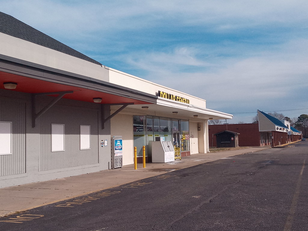 Dollar General (1937 E Pembroke Ave, Hampton, VA) zacharymcewen45