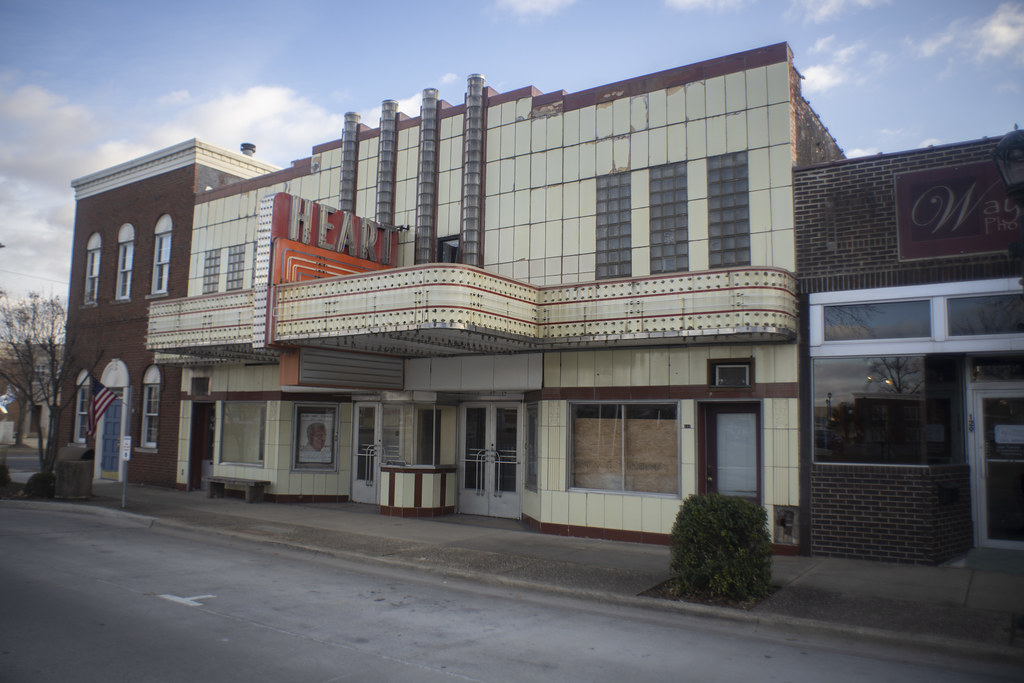 Heart Theater in Effingham, Illinois This theater opened i… Flickr