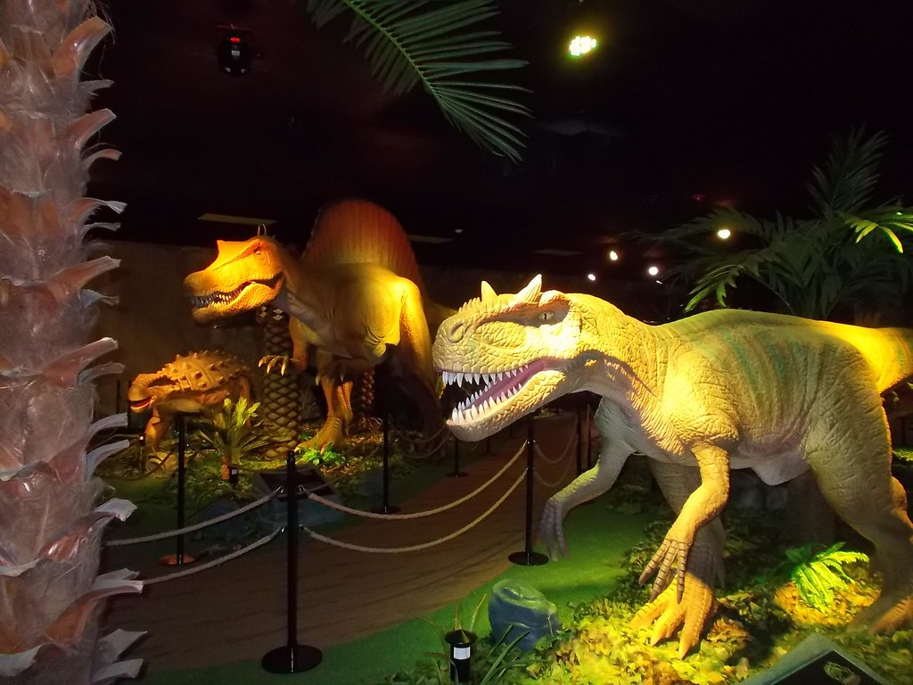 Volo_72021_19 Volo Auto Museum new dinosaur exhibit Larry Carley