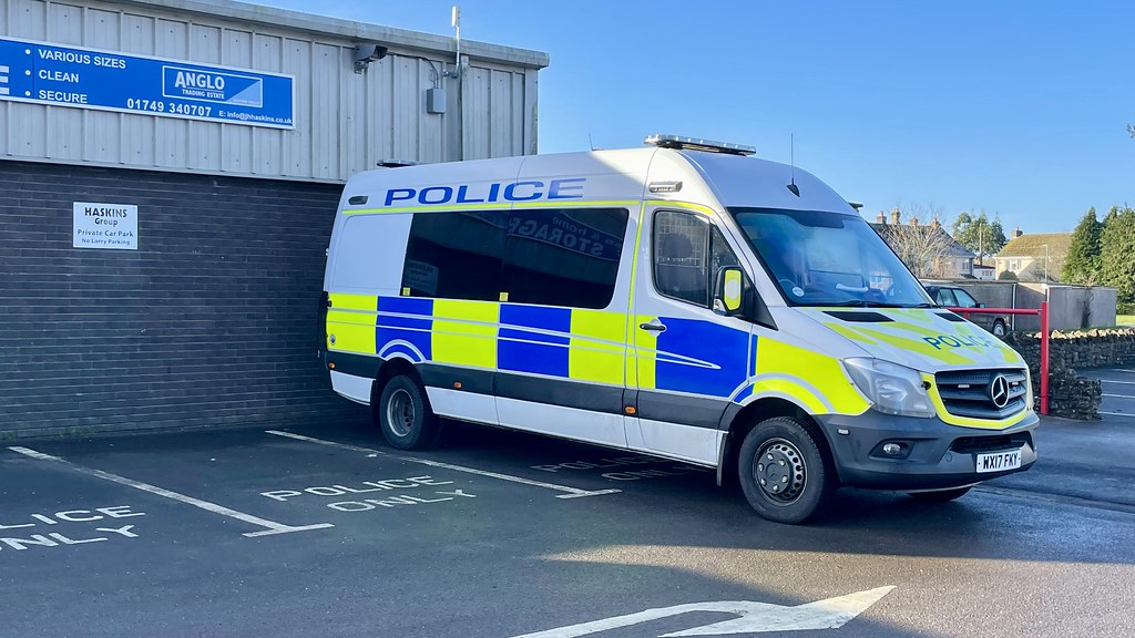 Avon & Somerset Police Mercedes Sprinter WX17FKY . Shepton… Flickr