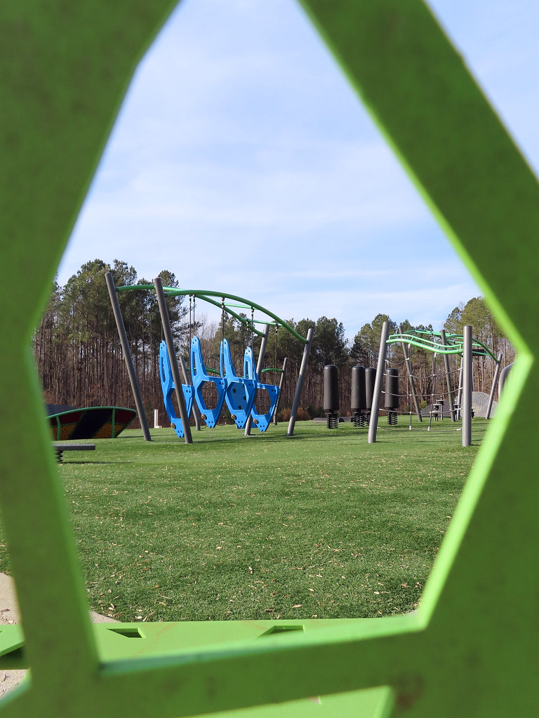 Project 4_Shot103_Perry Frame within a frame Lisa Perry Flickr