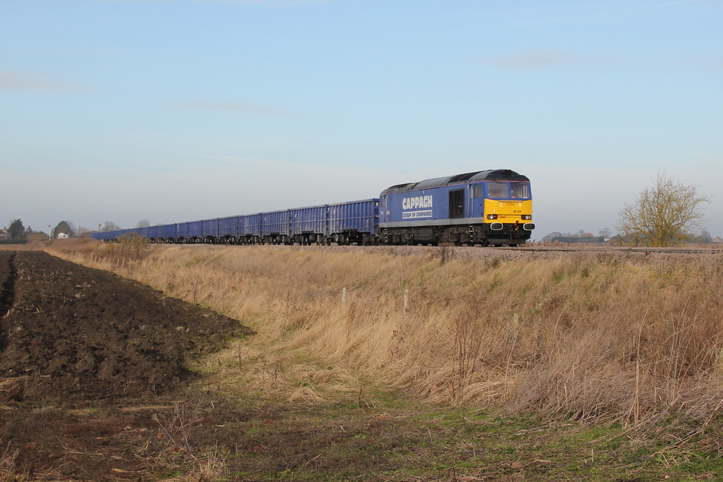 Class 60 60028 60028 approaches Wisbech Road near Manea, w… Flickr