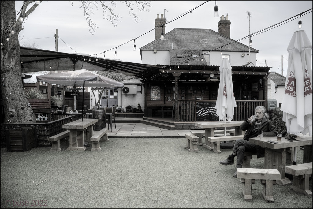 NZ6_1212_Enhancer_b The White Horse, Easthampstead Rd, Wok… Flickr