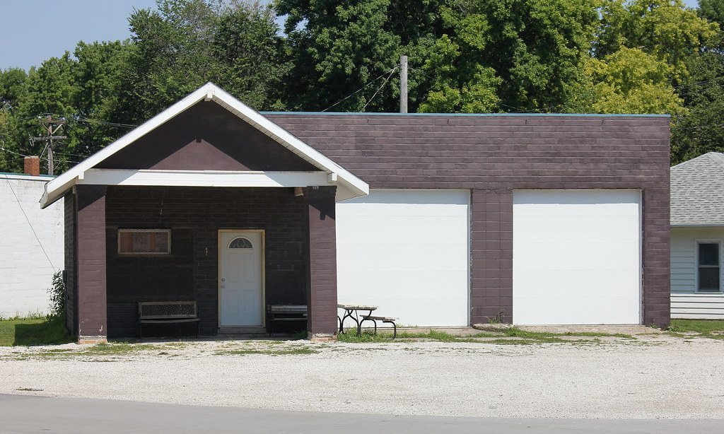 Gas Station Callender, IA Tom McLaughlin Flickr