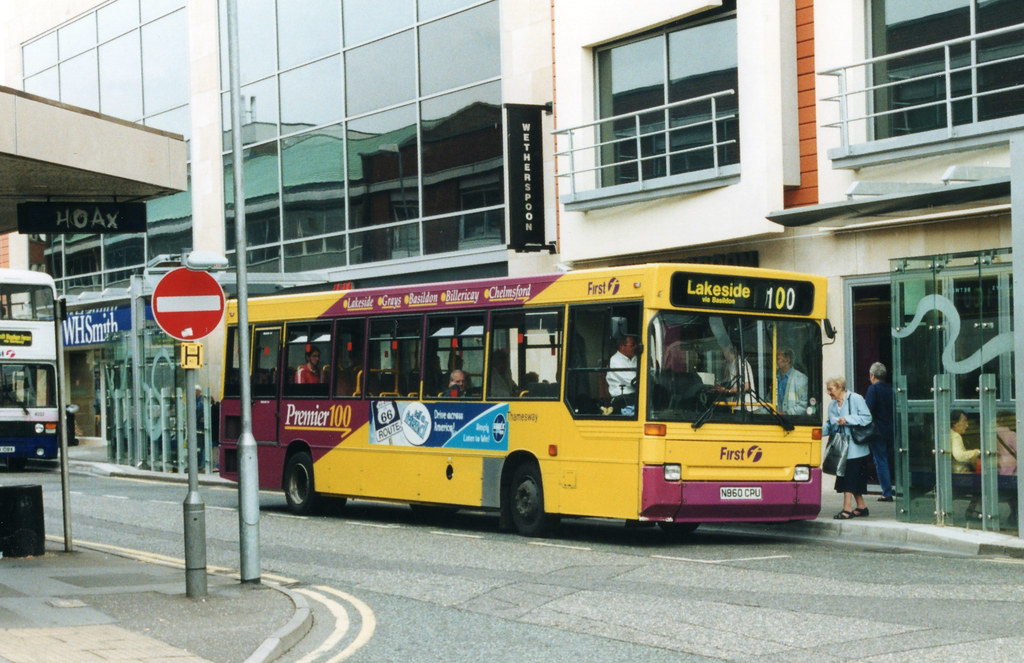 Essex Buses 960 Chelmsford 1/8/05 Dennis Dart / Plaxton Po… Flickr