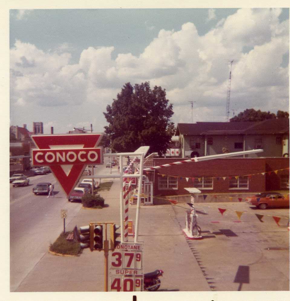 Conoco gas station sign My photo, Danville IL, 1973. The C… Flickr