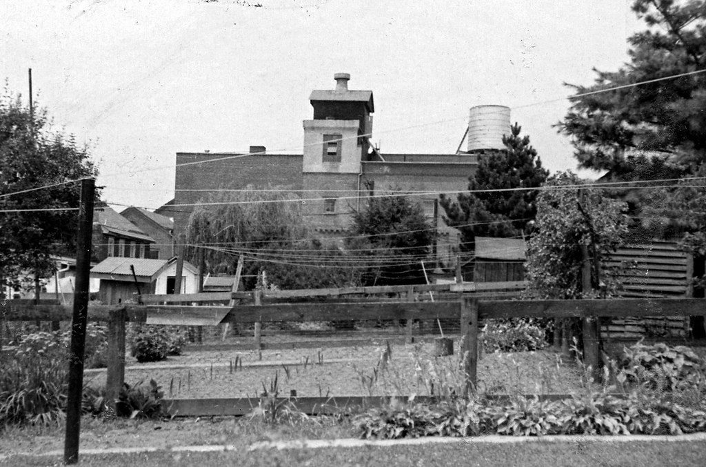 Eagle Brewery Catasauqua, PA Image Ernie Oest c. 1950s. K… Flickr
