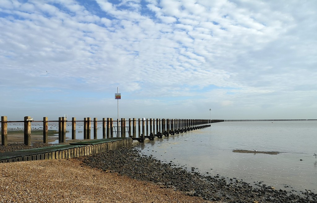 Shoeburyness Boom Remnants of the antisubmarine boom that… Flickr