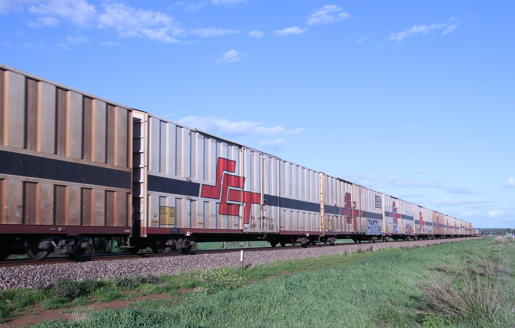 SCT Heading south into Redhill, South Australia Geoff Nowak Flickr