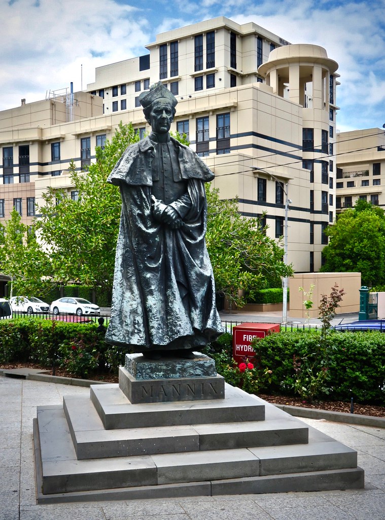 Daniel Mannix Statue, Melbourne, AU Statue of Daniel Manni… Flickr