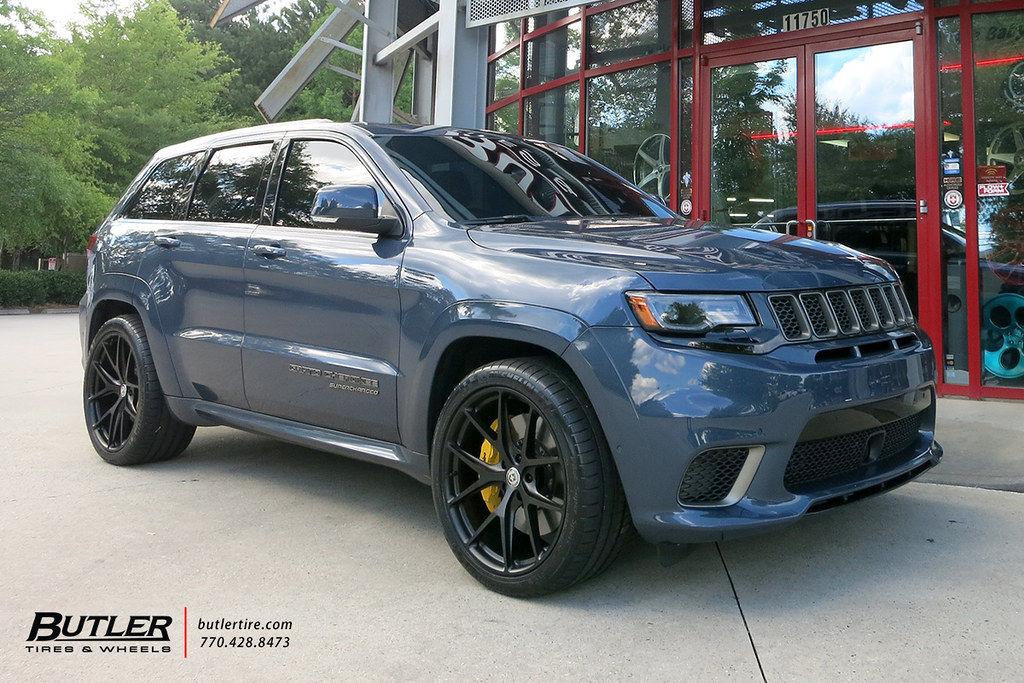 Jeep Grand Cherokee Trackhawk with 22in HRE P101 Wheels and Michelin