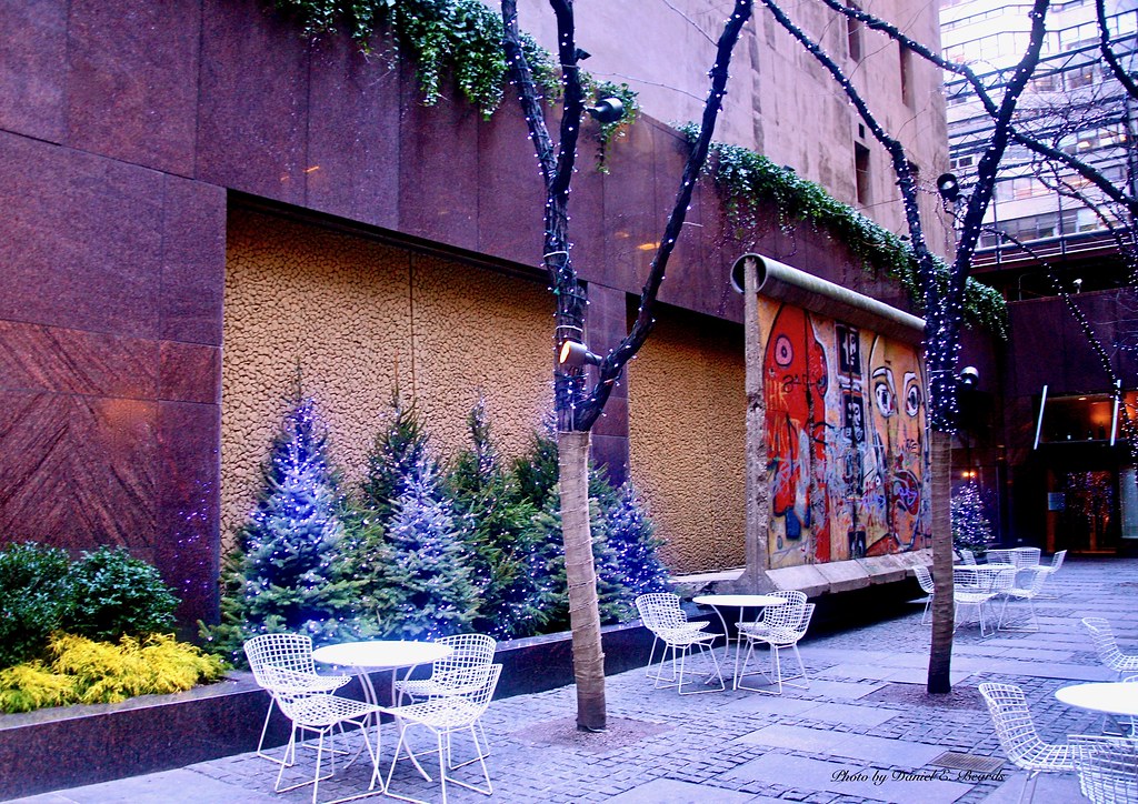 Vest Pocket Park in New York City at Christmas This Vest P… Flickr