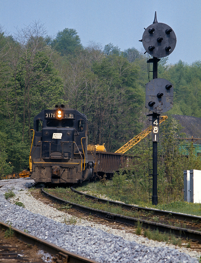 Penn Central 3170 at Sugar Run Road in Gallitzin, Pennsylv… Flickr
