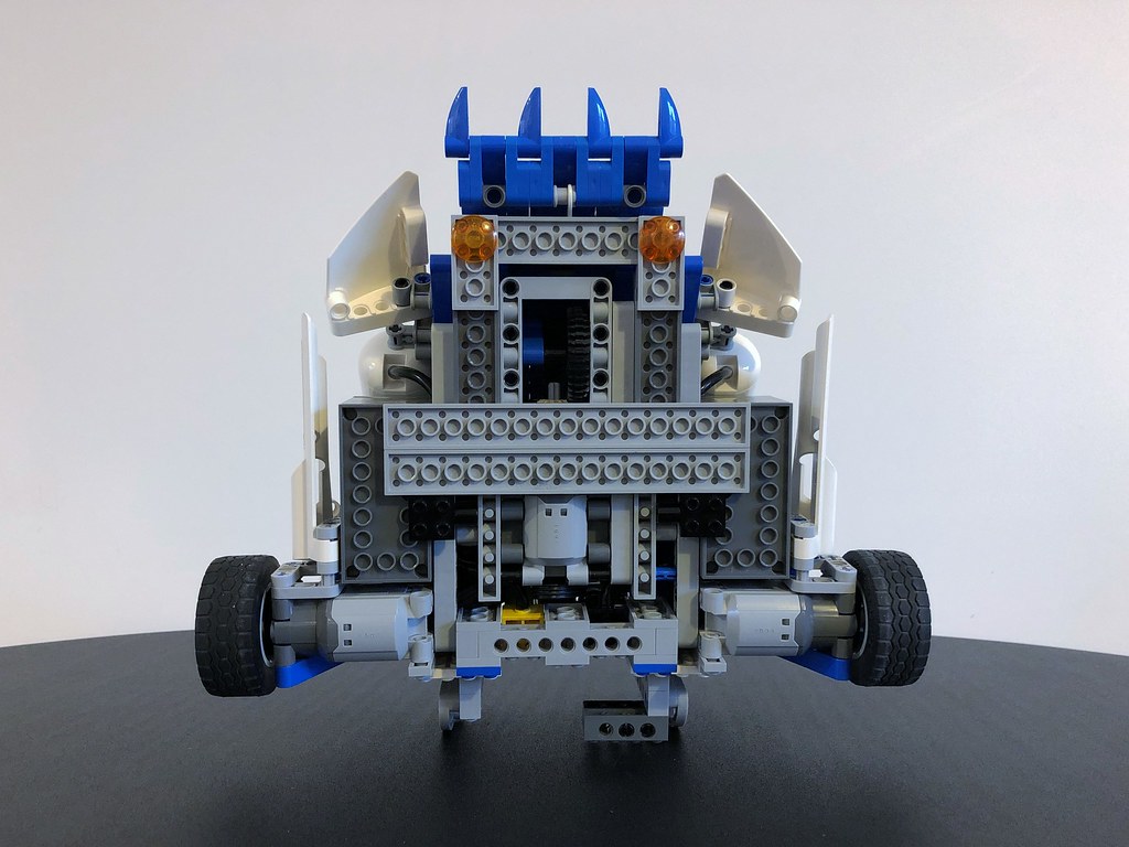 Pegasus Pneumatic Flipper (LEGO Combat Robot) Learn more… Flickr