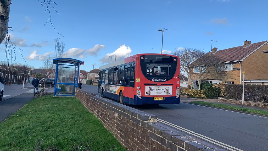 STAGECOACH SOUTH WORTHING 36020 WORKING ON ROUTE 9 via HOL… Flickr
