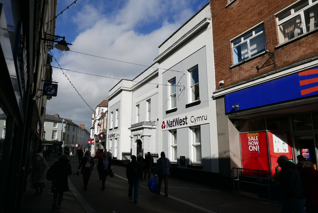 NatWest Bank , Abergavenny At a time when banks are closin… Flickr