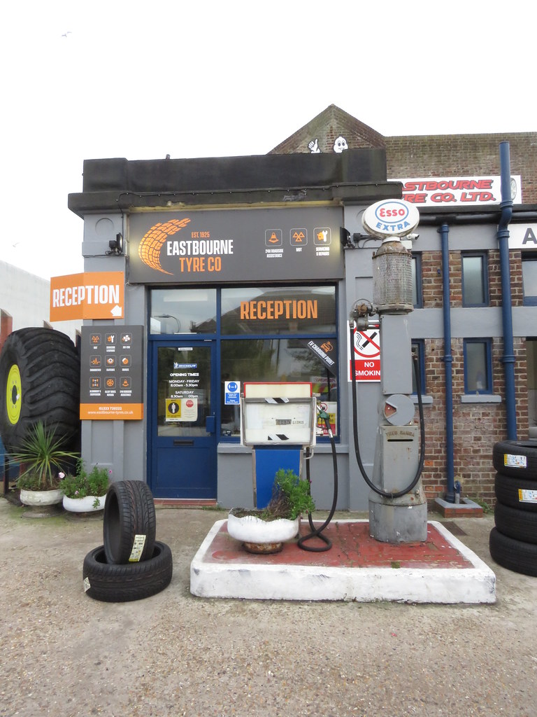 Eastbourne Tyre Company, Ford Road, Eastbourne, East Susse… Flickr