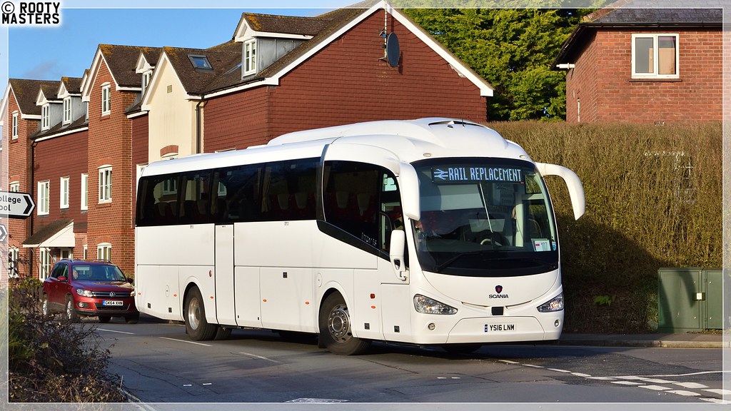 D&P Coaches YS16LNM The Shalford JunctionPetersfield Bloc… Flickr