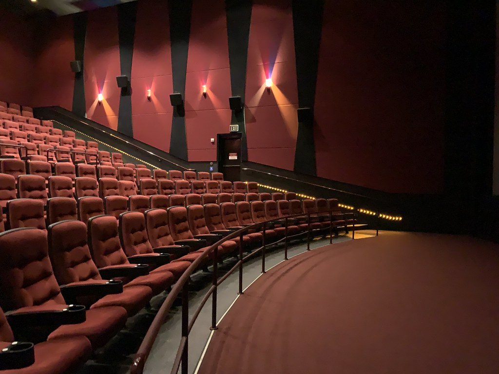 AMC Lynnhaven 18 interior AMC Lynnhaven 18 (88,666 square … Flickr