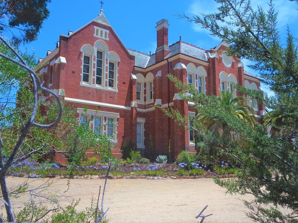 St Arnaud. The main facade of Francis Xavier's Catholic bo… Flickr