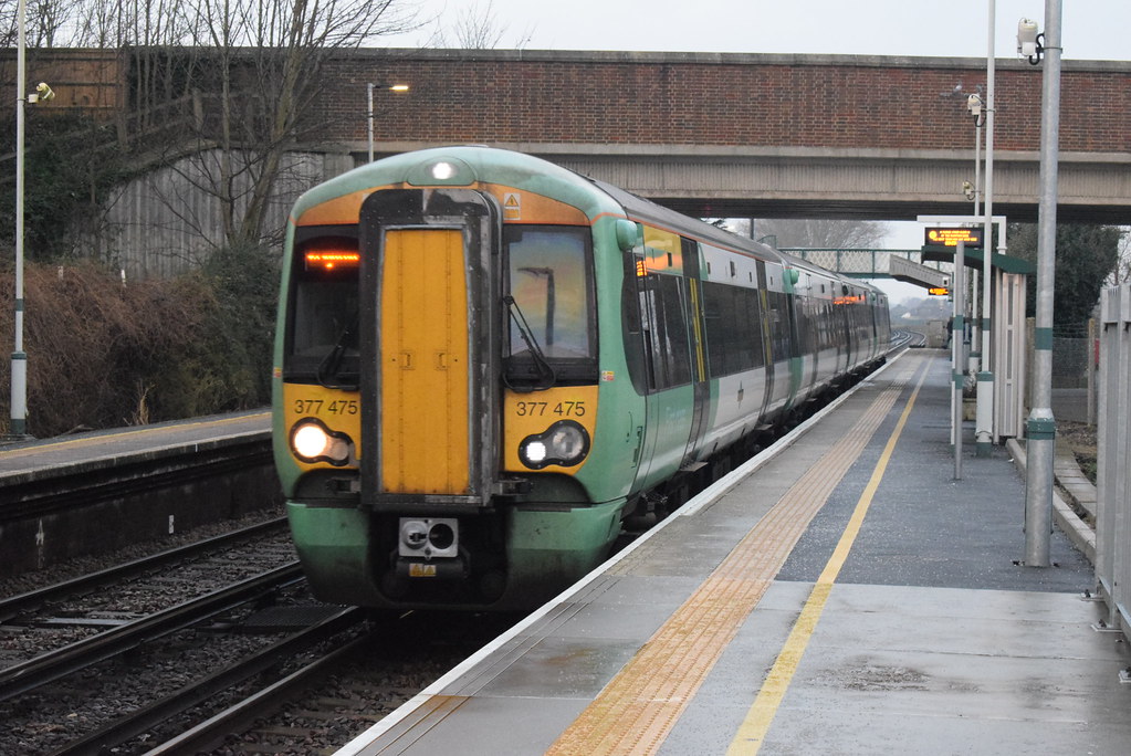 SN 377475 GoringbySea railway station Southern Railway… Flickr