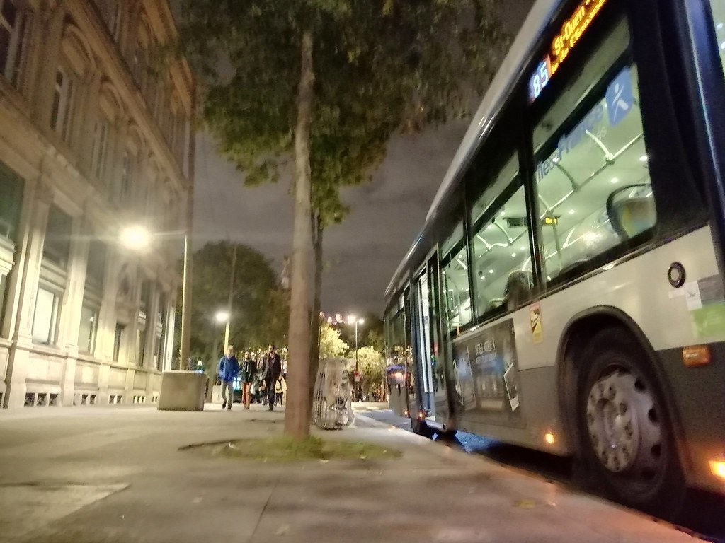 Place Du Châtelet Rue de SaintDenis (Ligne 85 RATP) Flickr